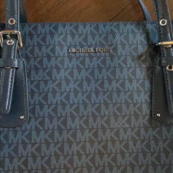 Michael Kors Tote and Wallet - Picture 3 of 8